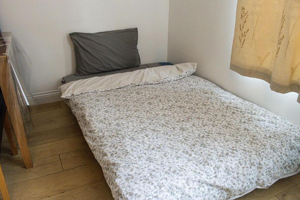 Luton Airport House In Quiet And A Very Pleasant Area, Near London Luton Airport Luton (Bedfordshire) Quarto foto