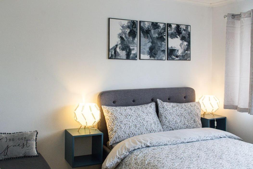 Luton Airport House In Quiet And A Very Pleasant Area, Near London Luton Airport Luton (Bedfordshire) Exterior foto